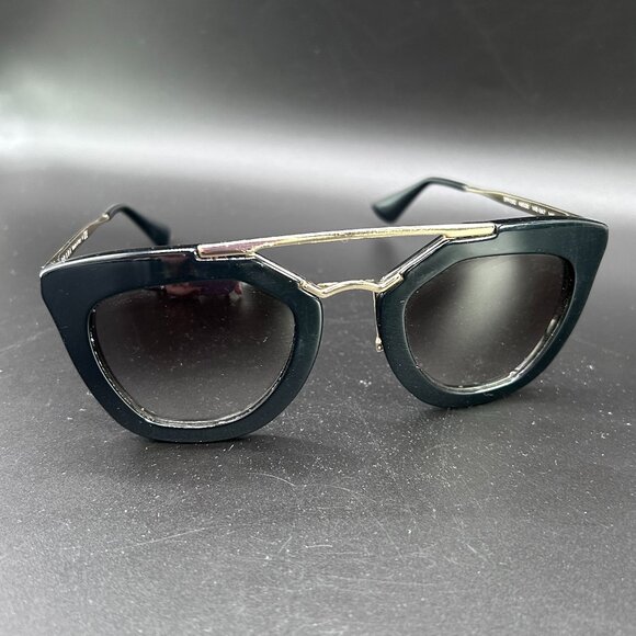 Authentic Prada SPR 09Q Cinema Runway Sunglasses 1AB-0A7 Italy NEED NEW NOSEPADS - Picture 1 of 12